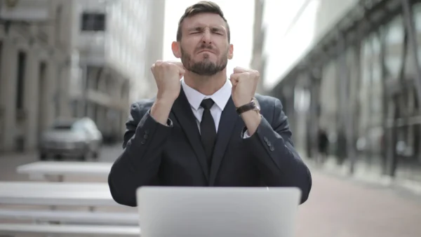 The Role of Emotional Intelligence in Online Business Success